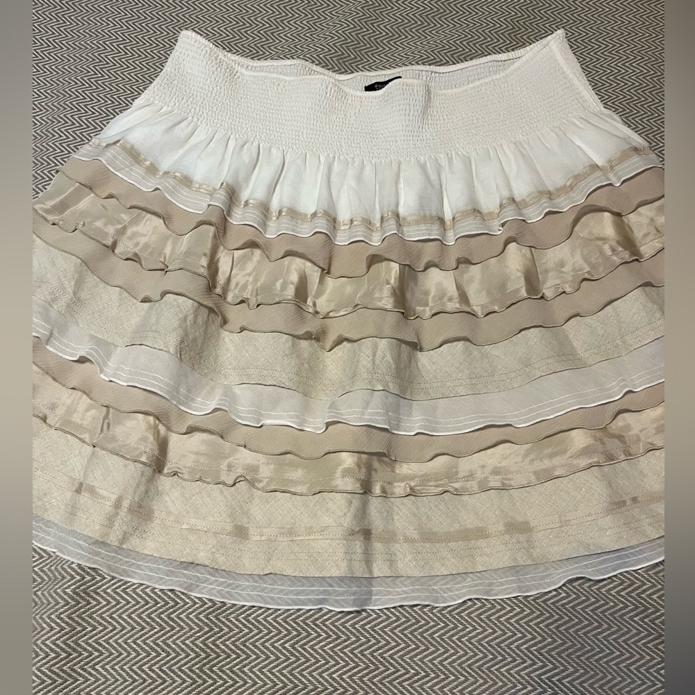 White House Black Market tiered ruffle skirt. White & khaki. Fully lined. XL.